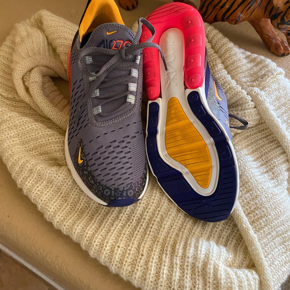 Nike 270’s